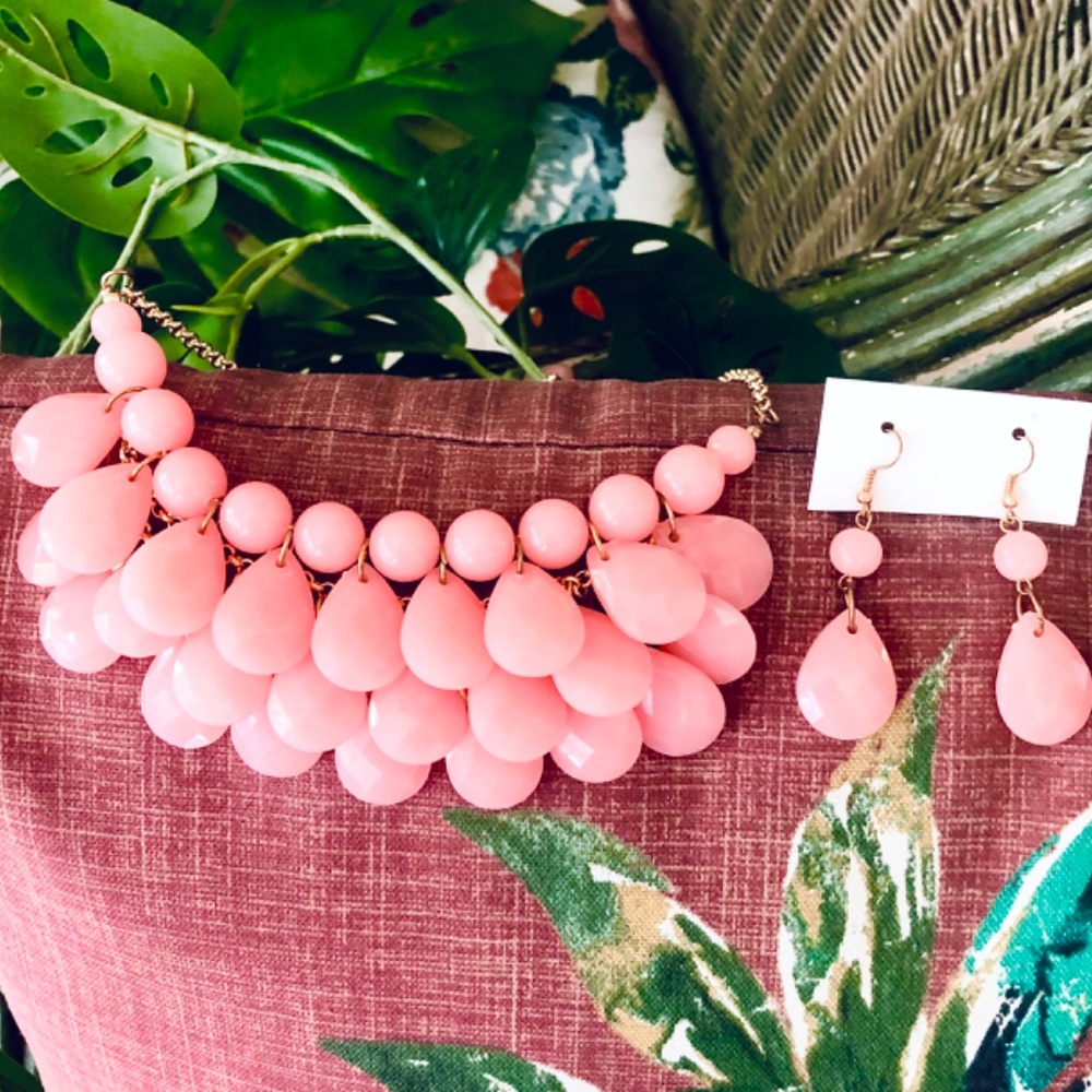 Vintage Rose Petal PINK STATEMENT NECKLACE/ ACRYLIC TEARDROP W/EAR NEW - Picture 6 of 9